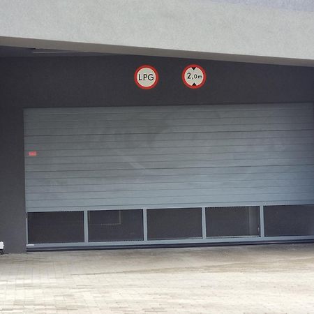 Q Apart Enter- Klimatyzowany 2 Pokojowy Apartament Przy Manufakturze Z Garazem Gratis, Fv 罗兹 外观 照片