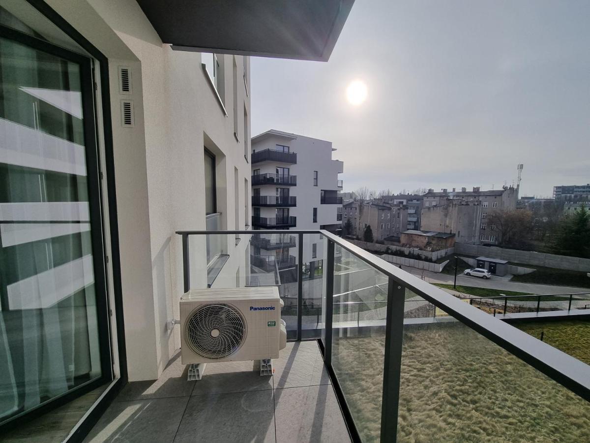 Q Apart Enter- Klimatyzowany 2 Pokojowy Apartament Przy Manufakturze Z Garazem Gratis, Fv 罗兹 外观 照片
