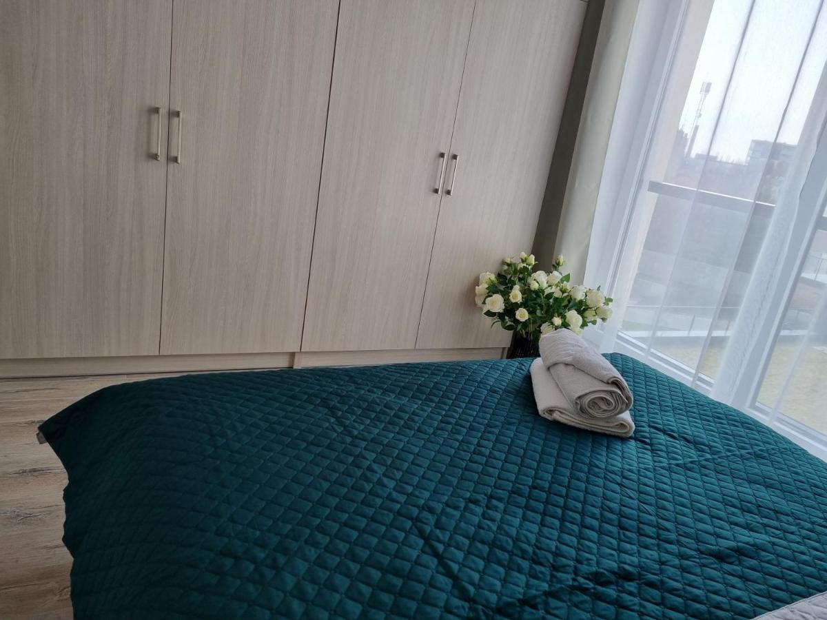 Q Apart Enter- Klimatyzowany 2 Pokojowy Apartament Przy Manufakturze Z Garazem Gratis, Fv 罗兹 外观 照片
