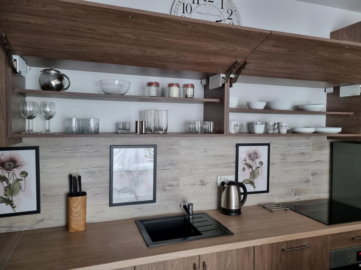 Q Apart Enter- Klimatyzowany 2 Pokojowy Apartament Przy Manufakturze Z Garazem Gratis, Fv 罗兹 外观 照片