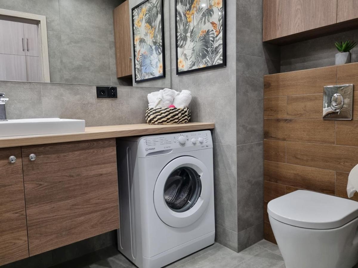 Q Apart Enter- Klimatyzowany 2 Pokojowy Apartament Przy Manufakturze Z Garazem Gratis, Fv 罗兹 外观 照片