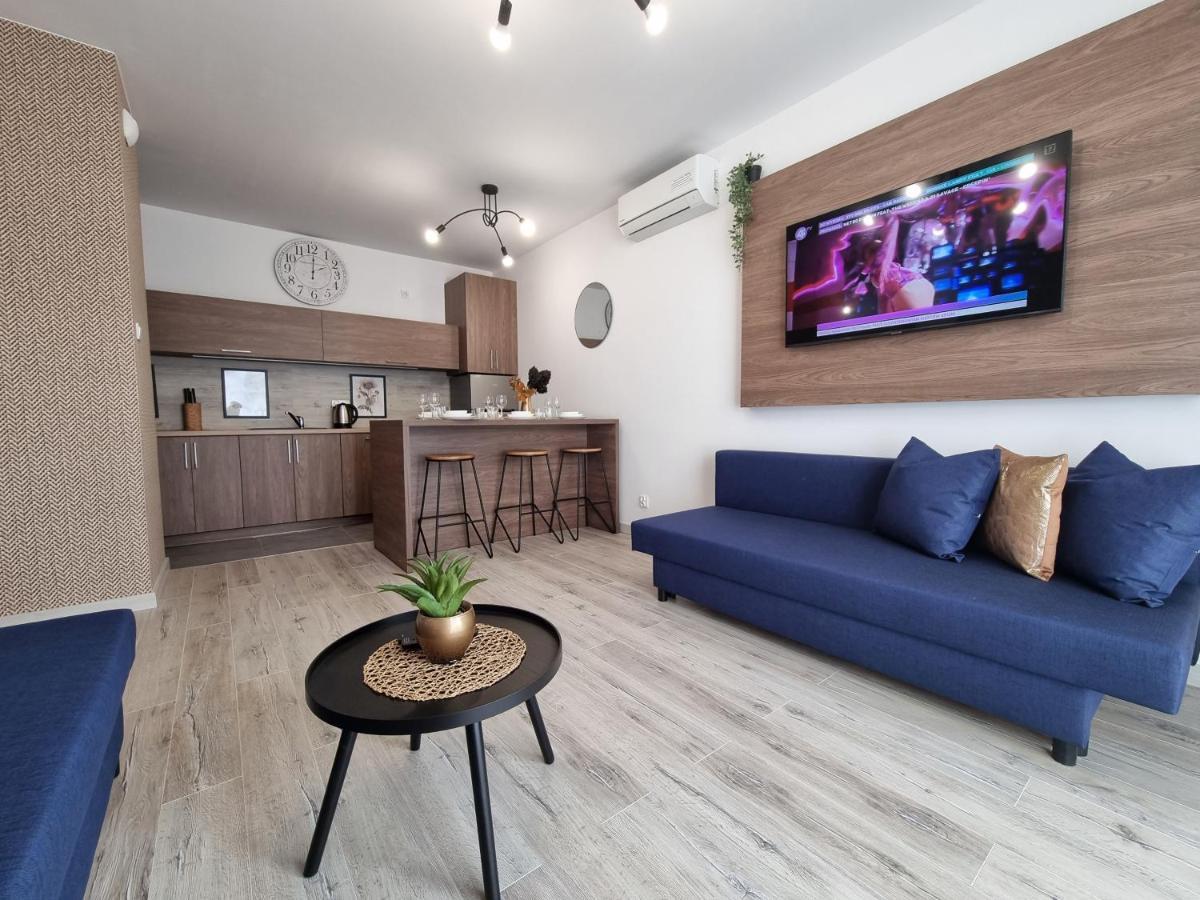 Q Apart Enter- Klimatyzowany 2 Pokojowy Apartament Przy Manufakturze Z Garazem Gratis, Fv 罗兹 外观 照片