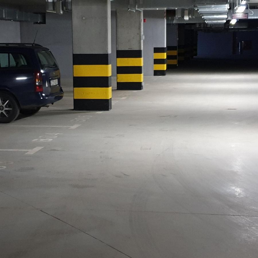Q Apart Enter- Klimatyzowany 2 Pokojowy Apartament Przy Manufakturze Z Garazem Gratis, Fv 罗兹 外观 照片